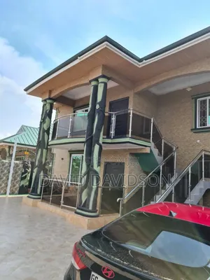 8bdrm House in 6 Bedroom House, Tema Metropolitan for sale