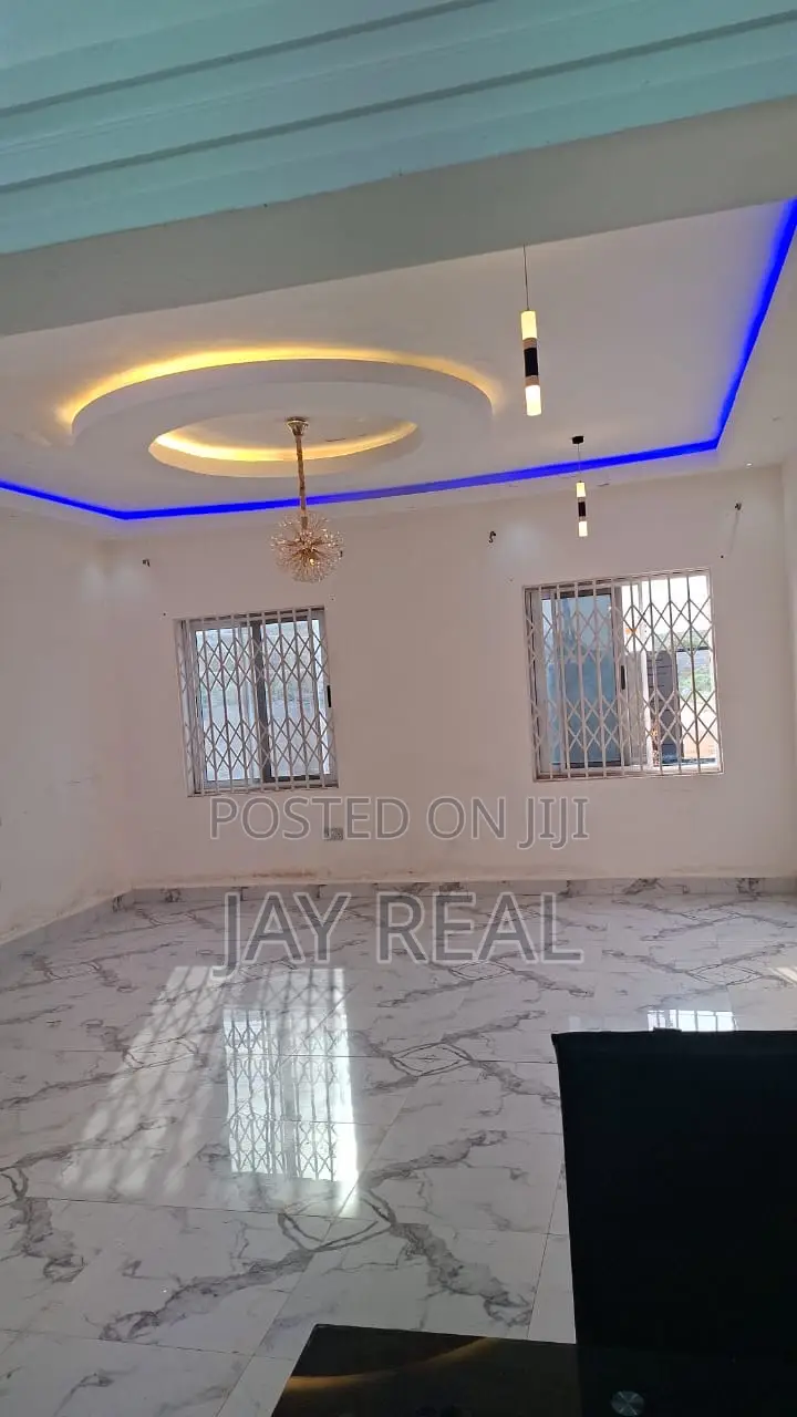 3bdrm Apartment in Jayreal Estate, Kasoa for rent