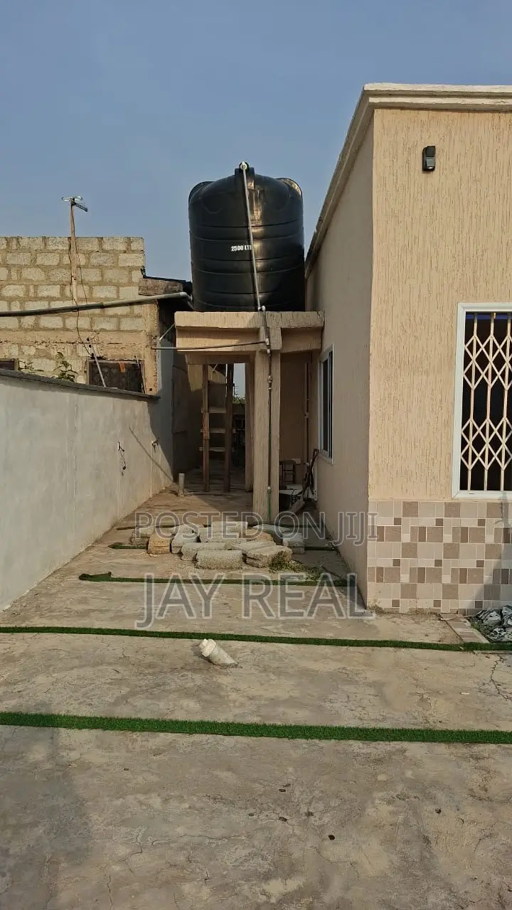 3bdrm Apartment in Jayreal Estate, Kasoa for rent