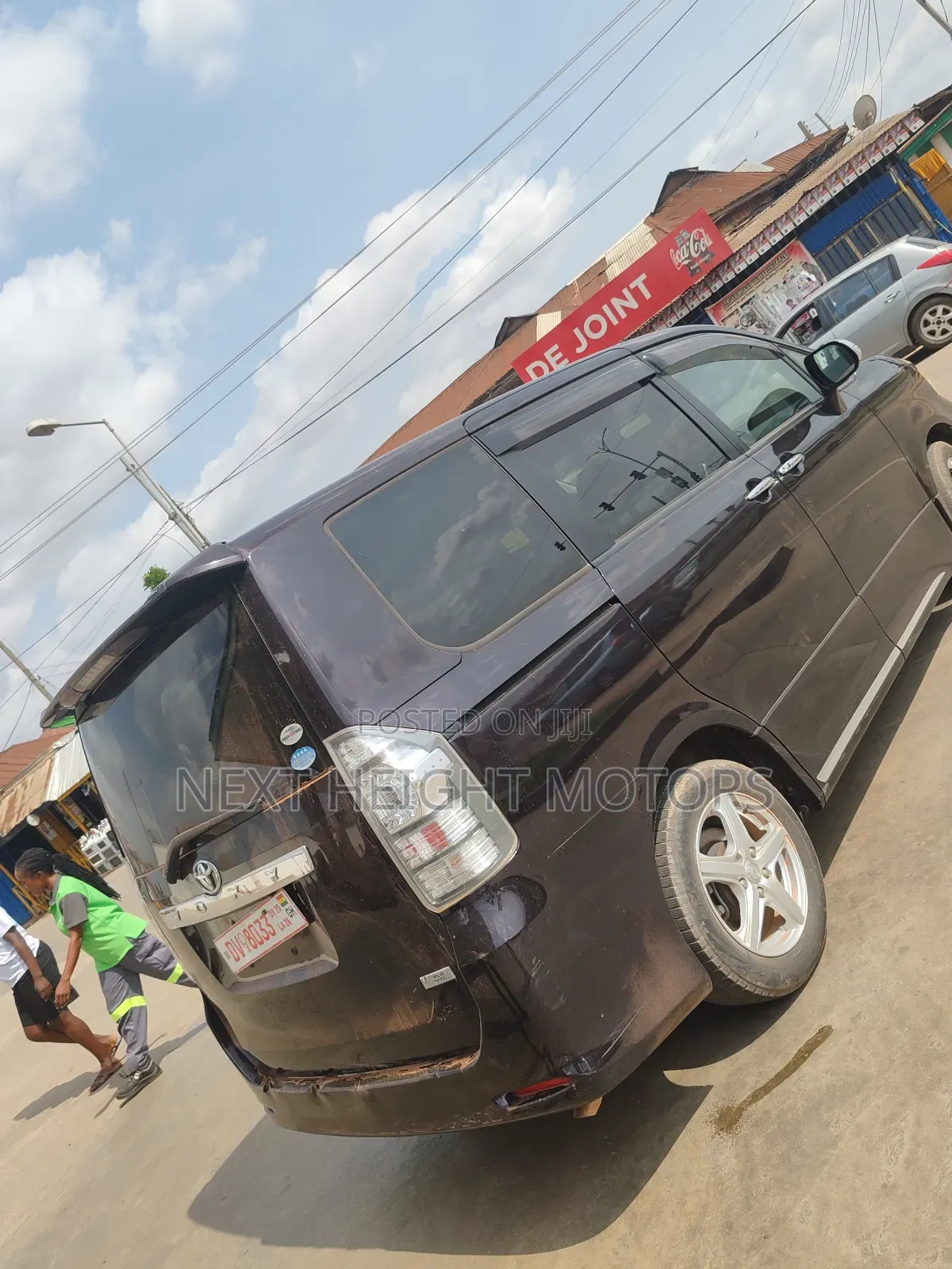 Toyota Voxy 2012