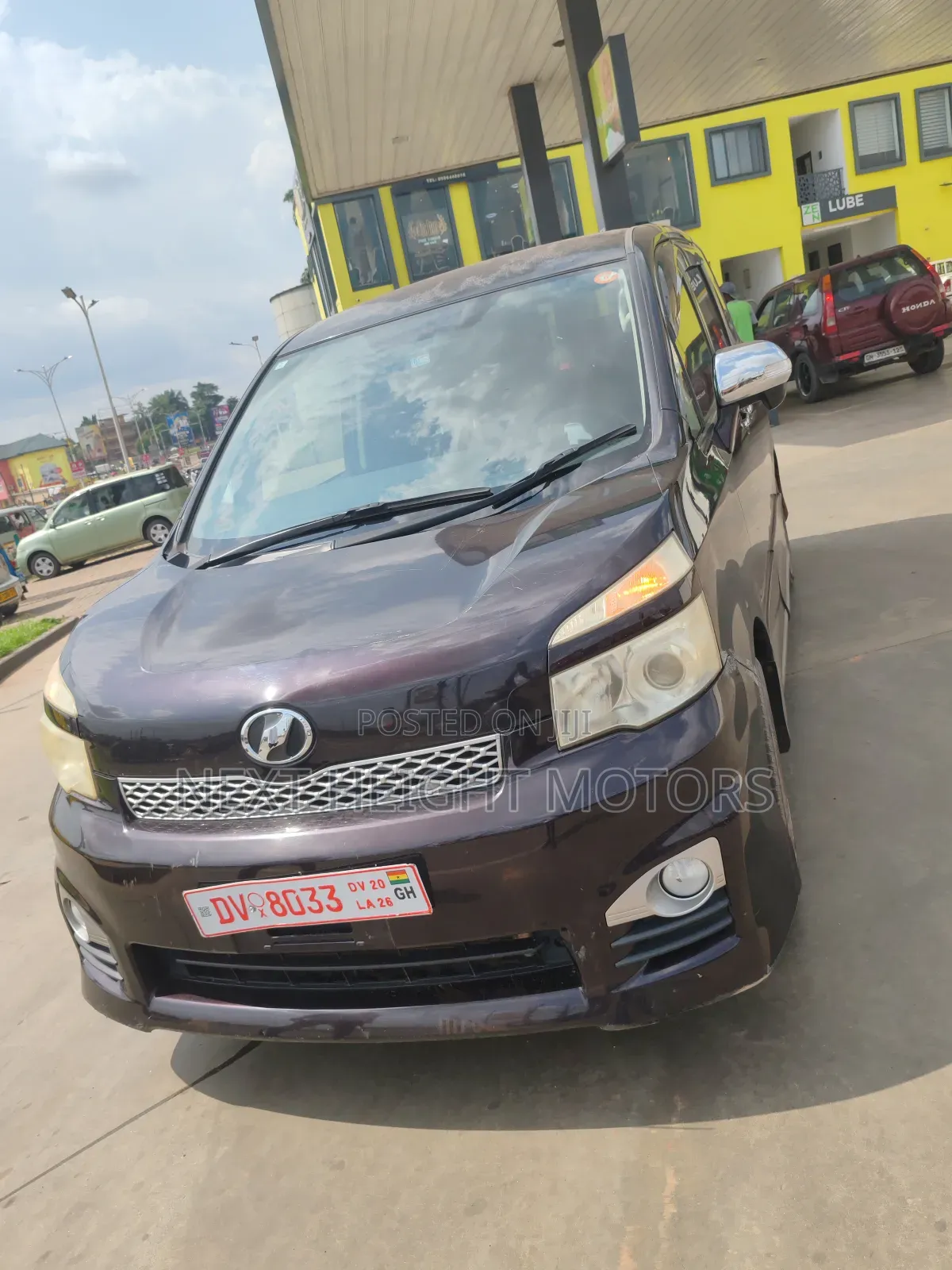 Toyota Voxy 2012