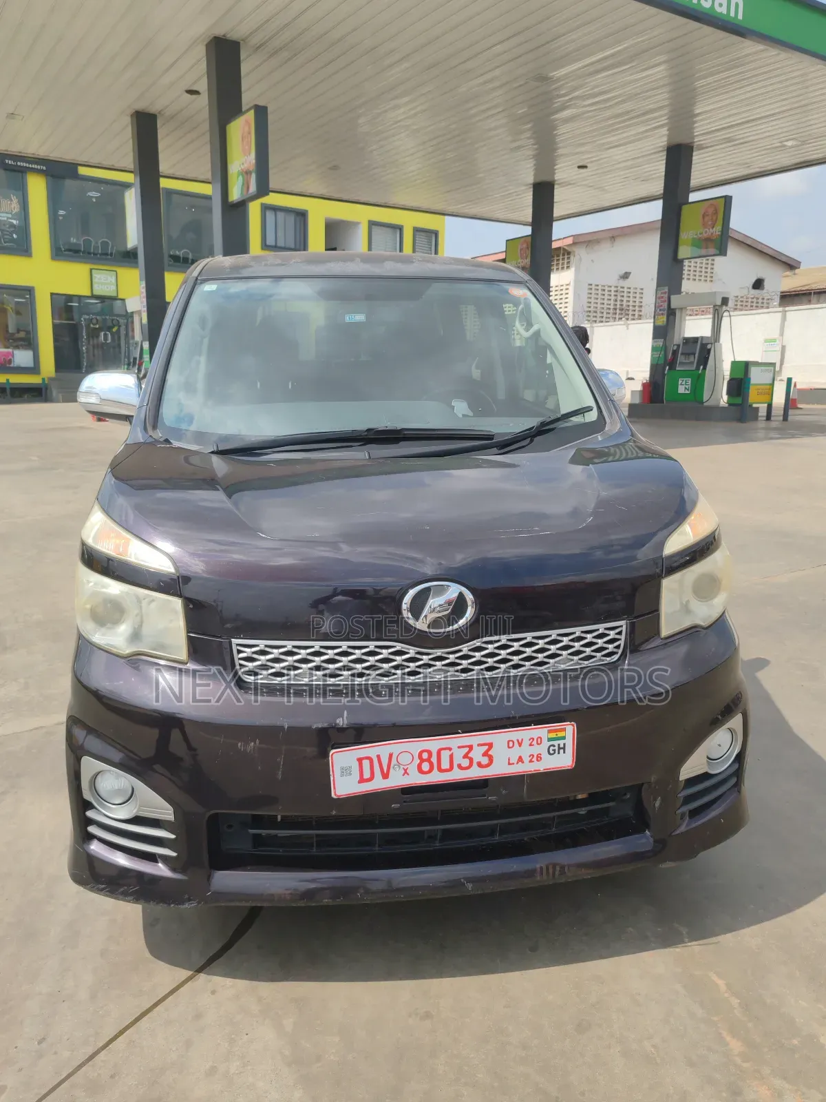 Toyota Voxy 2012