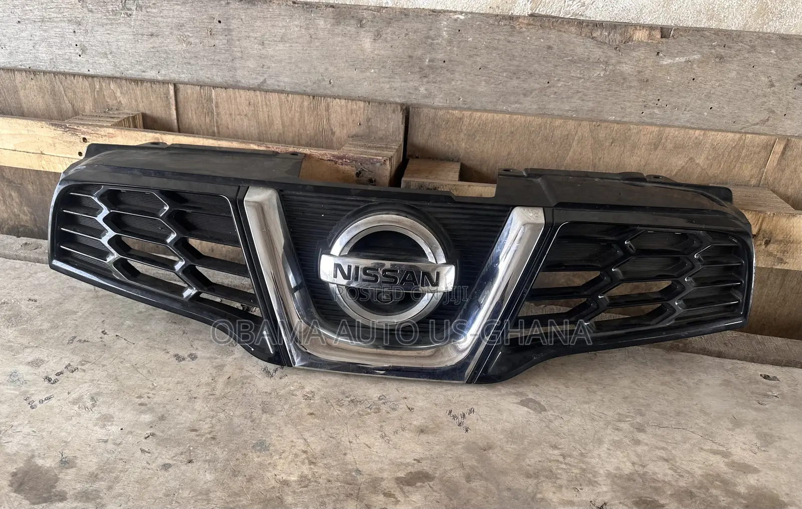 Nissan Qashqai Camera 2010 2011 2012 2013 Grill / Shells