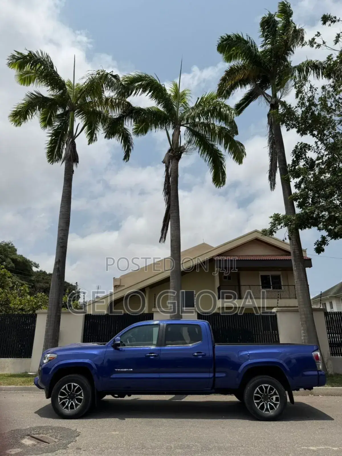 Toyota Tacoma SR5 2022 Blue