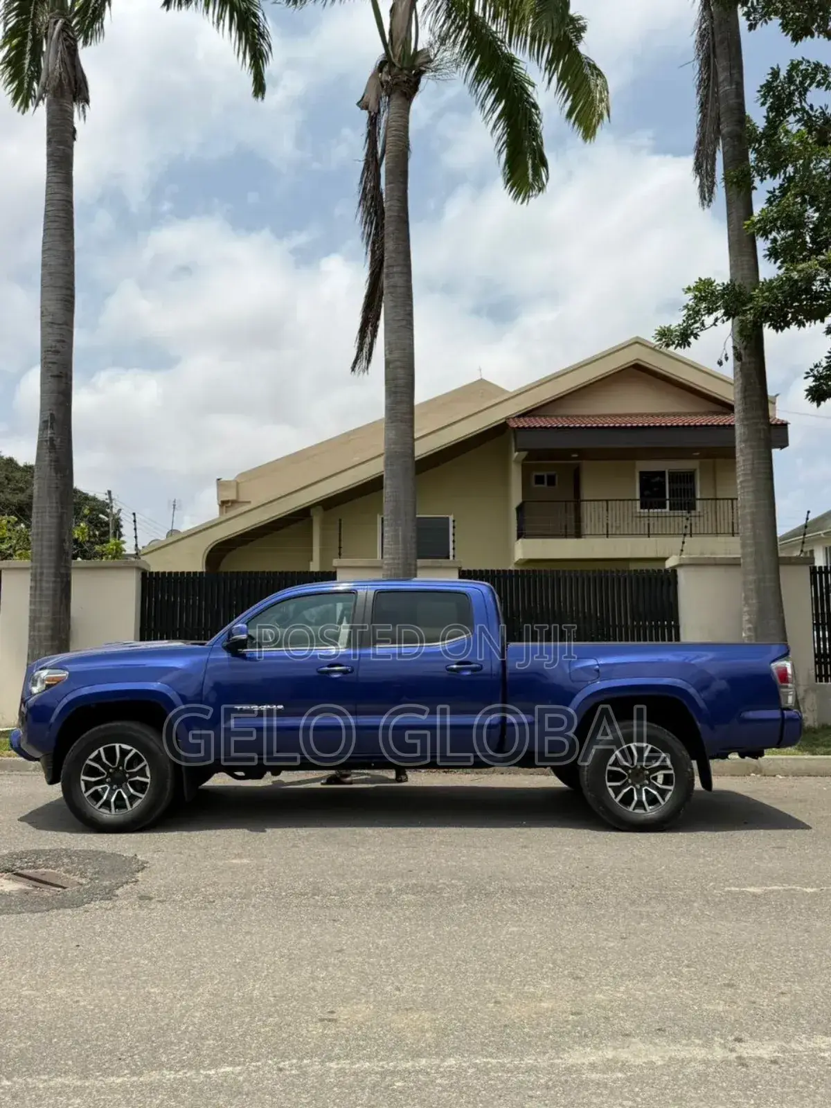 Toyota Tacoma SR5 2022 Blue