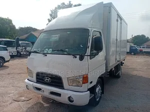 Hyundia Might 2 Container