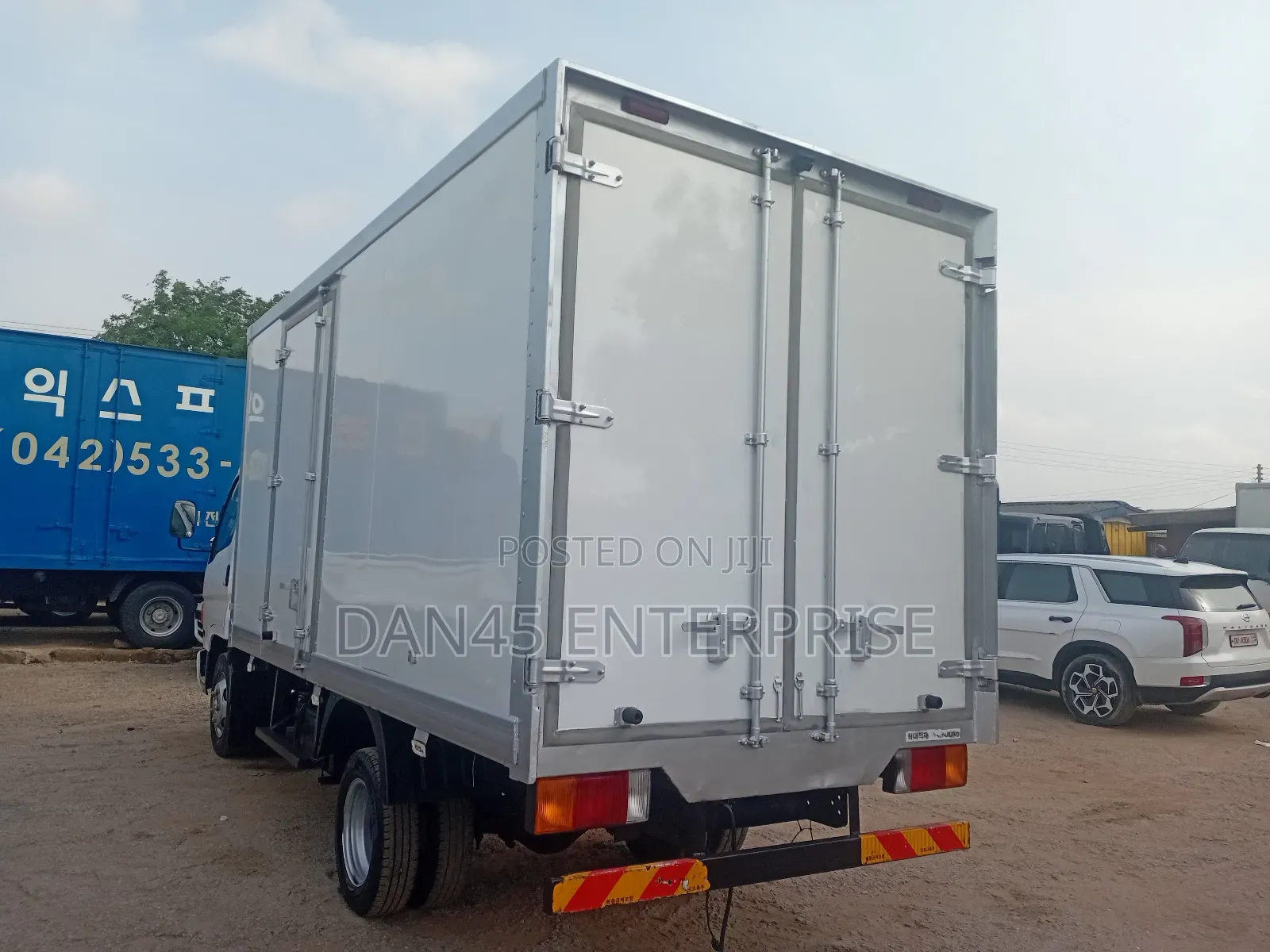 Hyundia Might 2 Container