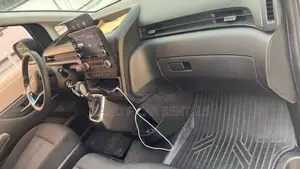 Hyundai Staria 11-Seater for Rent