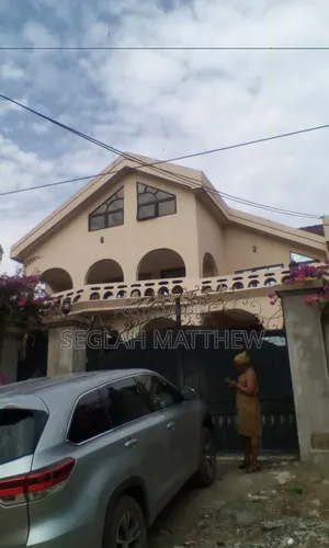 6bdrm House in Gbawe for rent