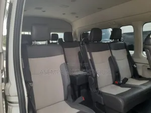 Toyota HiAce 2021 White