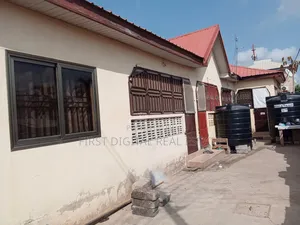 4bdrm Apartment in First Digital Real, Kasoa for sale