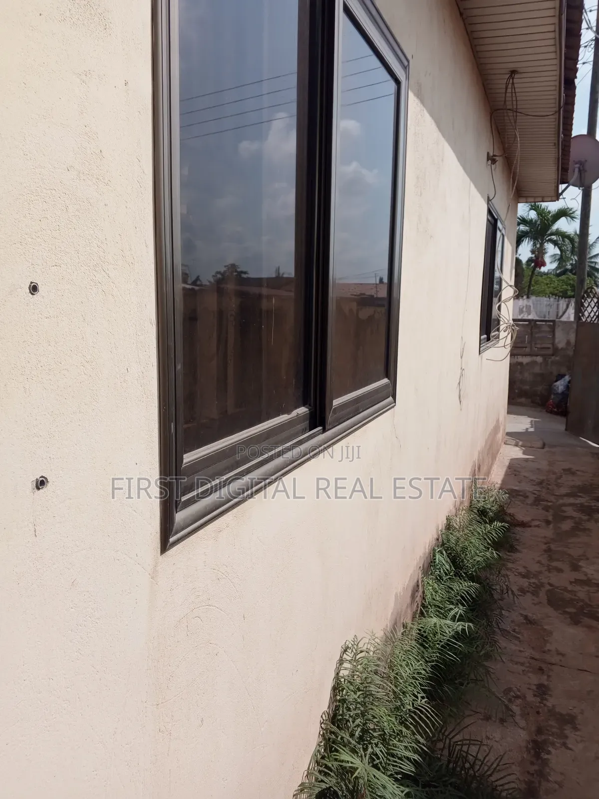 4bdrm Apartment in First Digital Real, Kasoa for sale