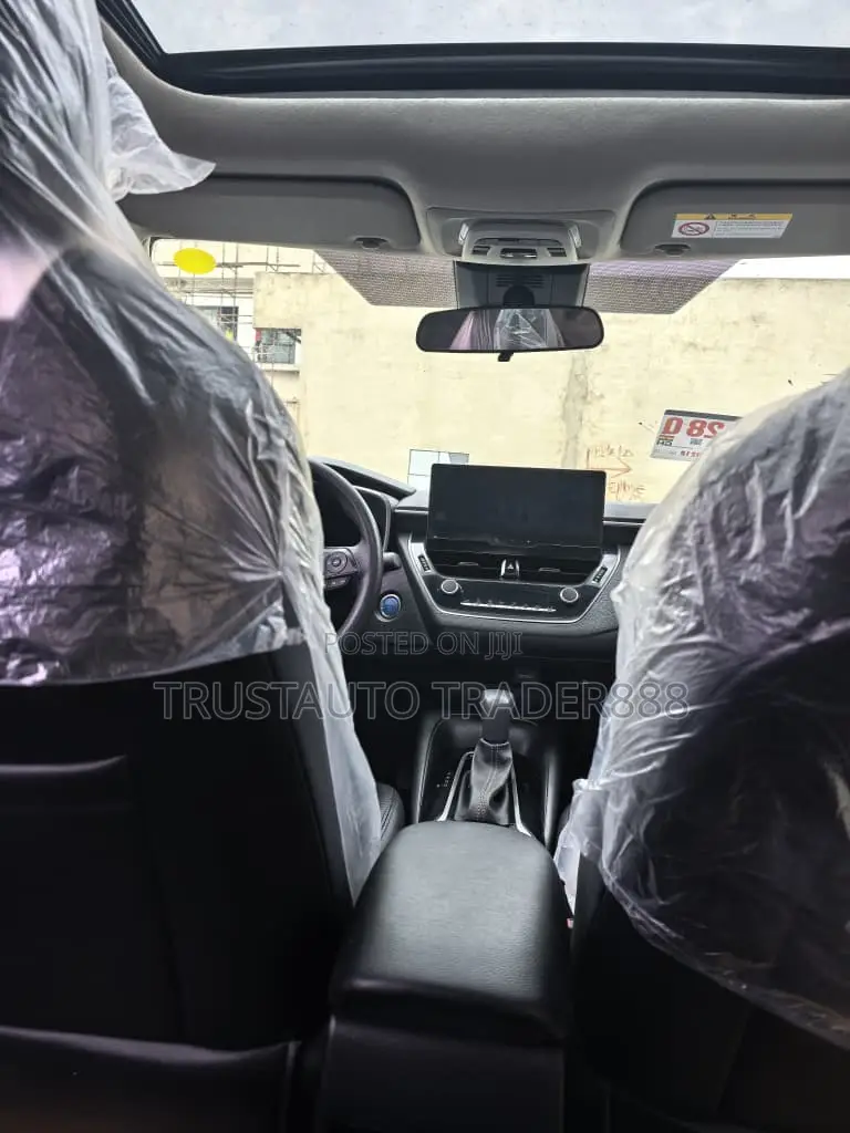 Toyota Corolla LE 2023 White