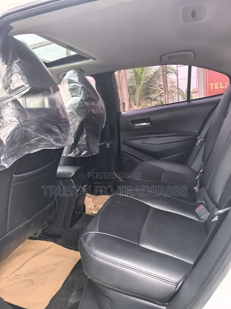 Toyota Corolla LE 2023 White