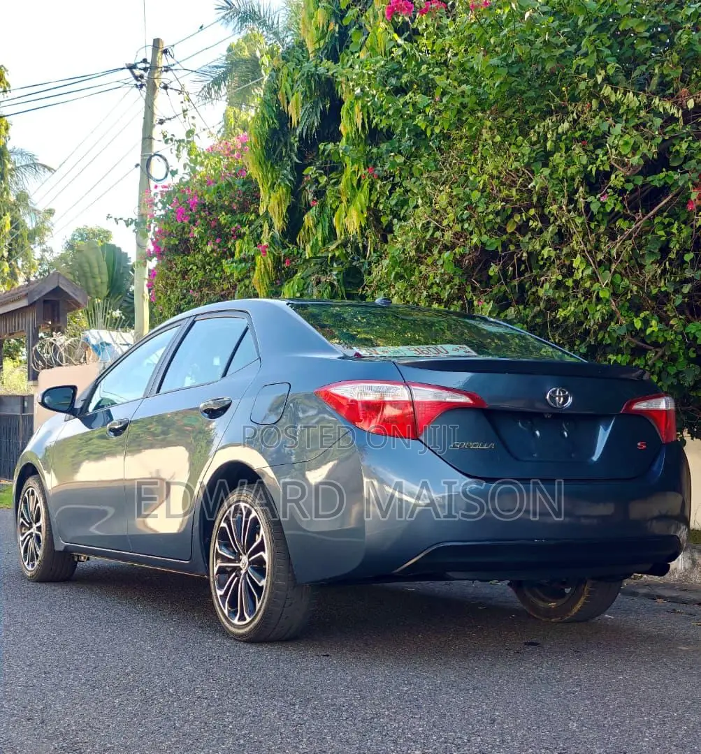 Toyota Corolla 2015 Gray