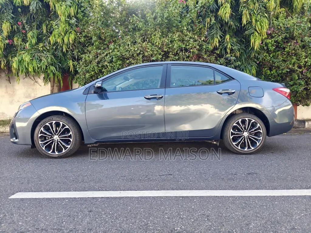 Toyota Corolla 2015 Gray