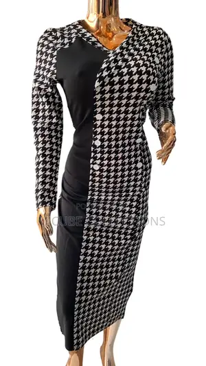 Chic Houndstooth Contour Midi Dress