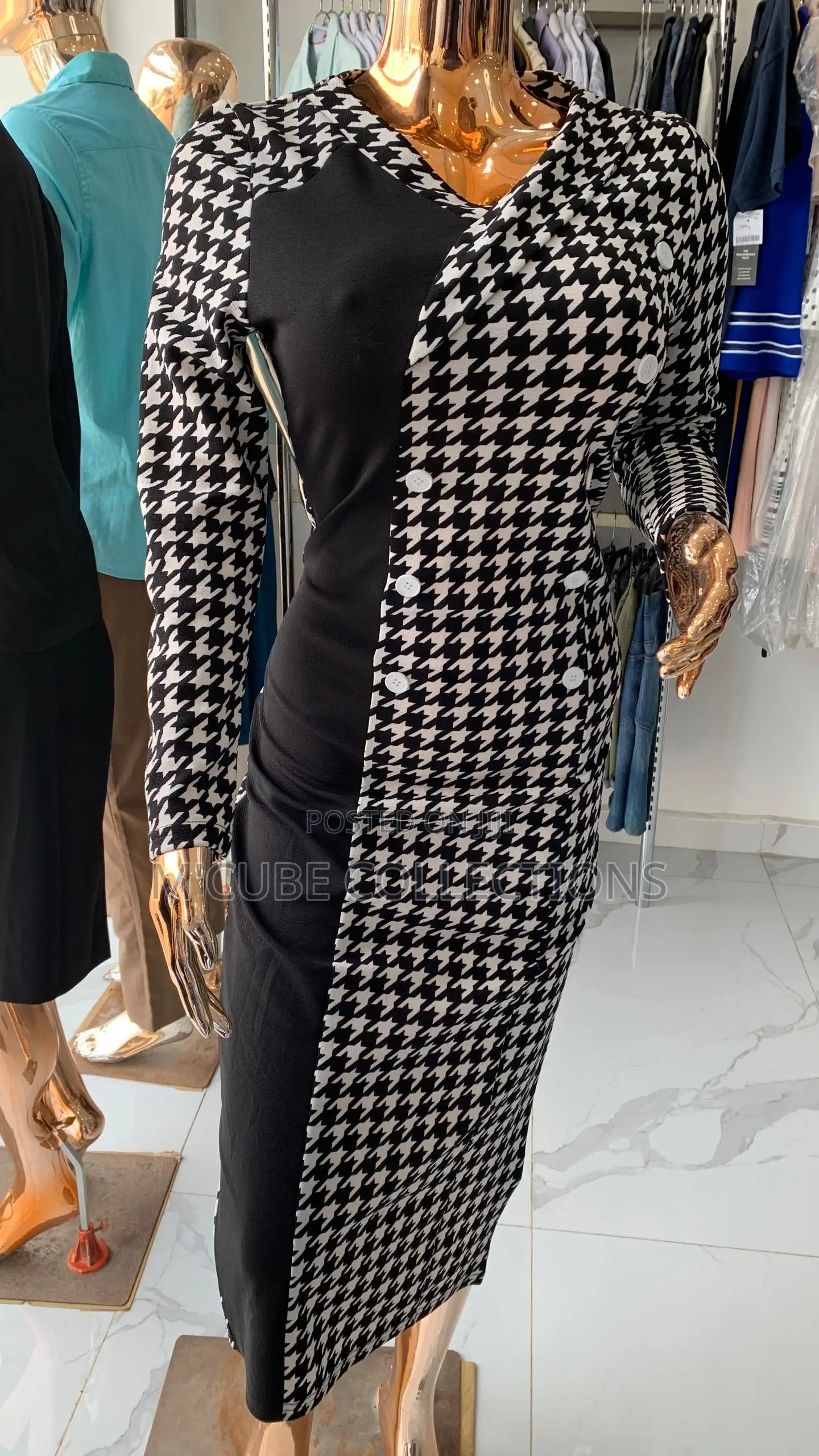 Chic Houndstooth Contour Midi Dress