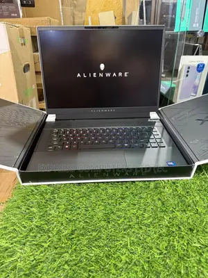 Laptop Dell Alienware X16 R2 16GB Intel Core Ultra 7 SSD 1T