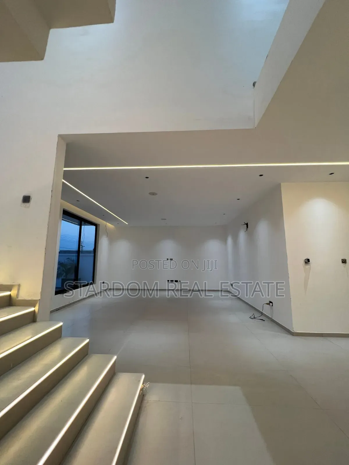4bdrm Duplex in East Legon Hills for sale