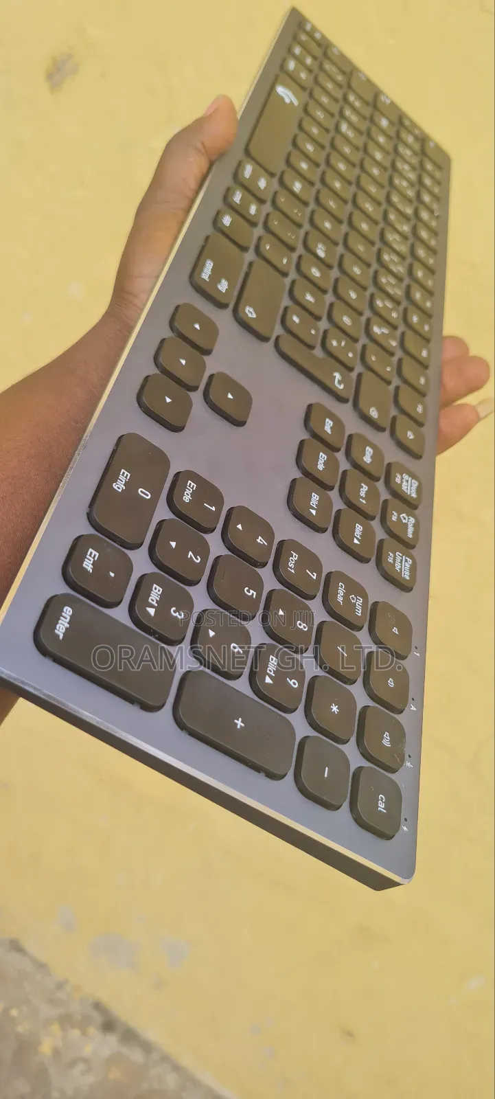 Wireless Bluetooth Full Keyboard