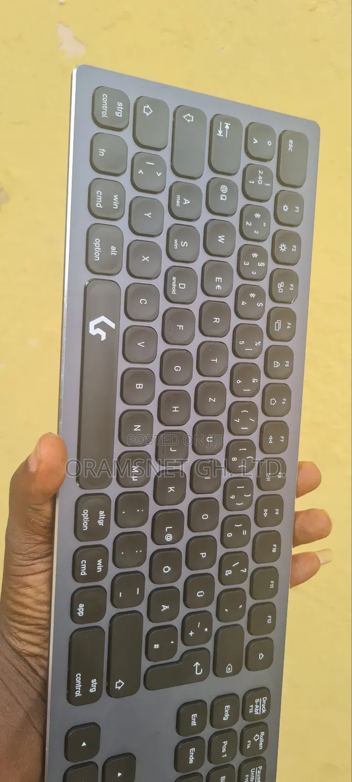 Wireless Bluetooth Full Keyboard