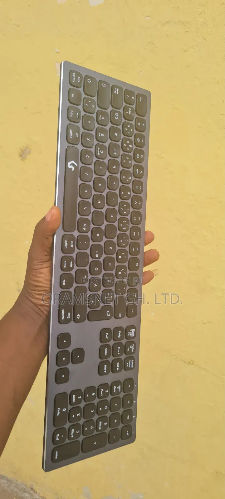 Wireless Bluetooth Full Keyboard