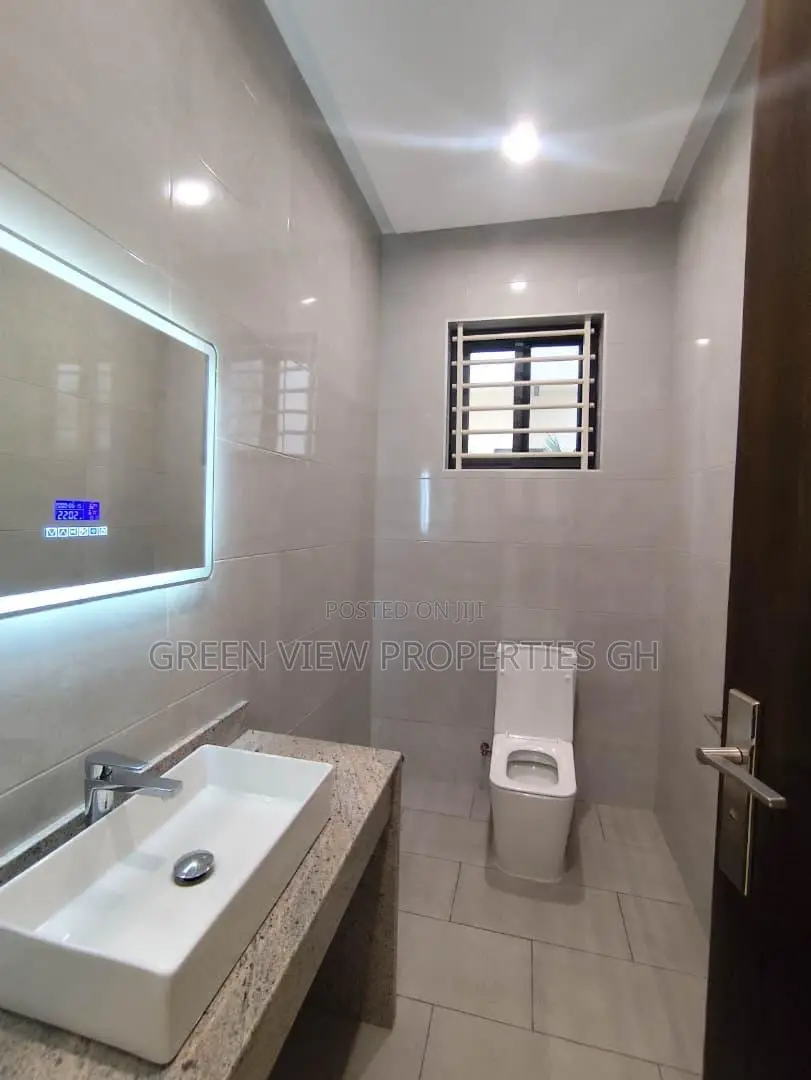 6bdrm Mansion in East Legon for rent