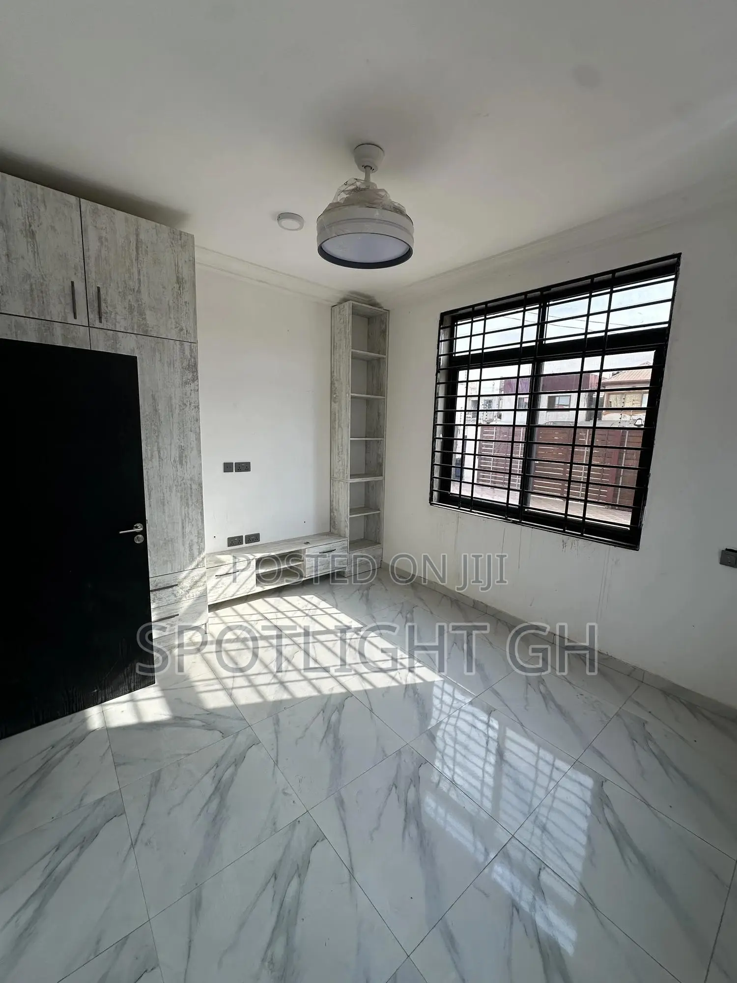 5bdrm House in En Homes, Spintex for sale