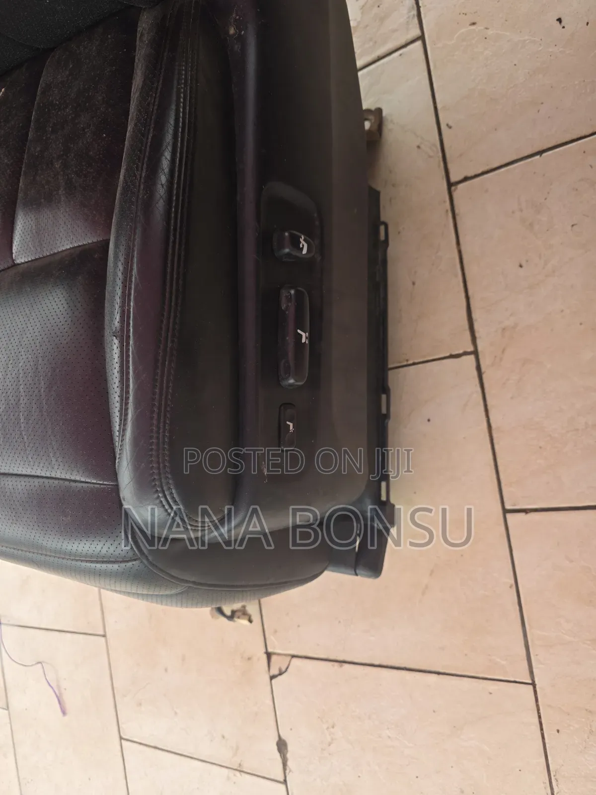 Toyota Voxy Leather Front Seats