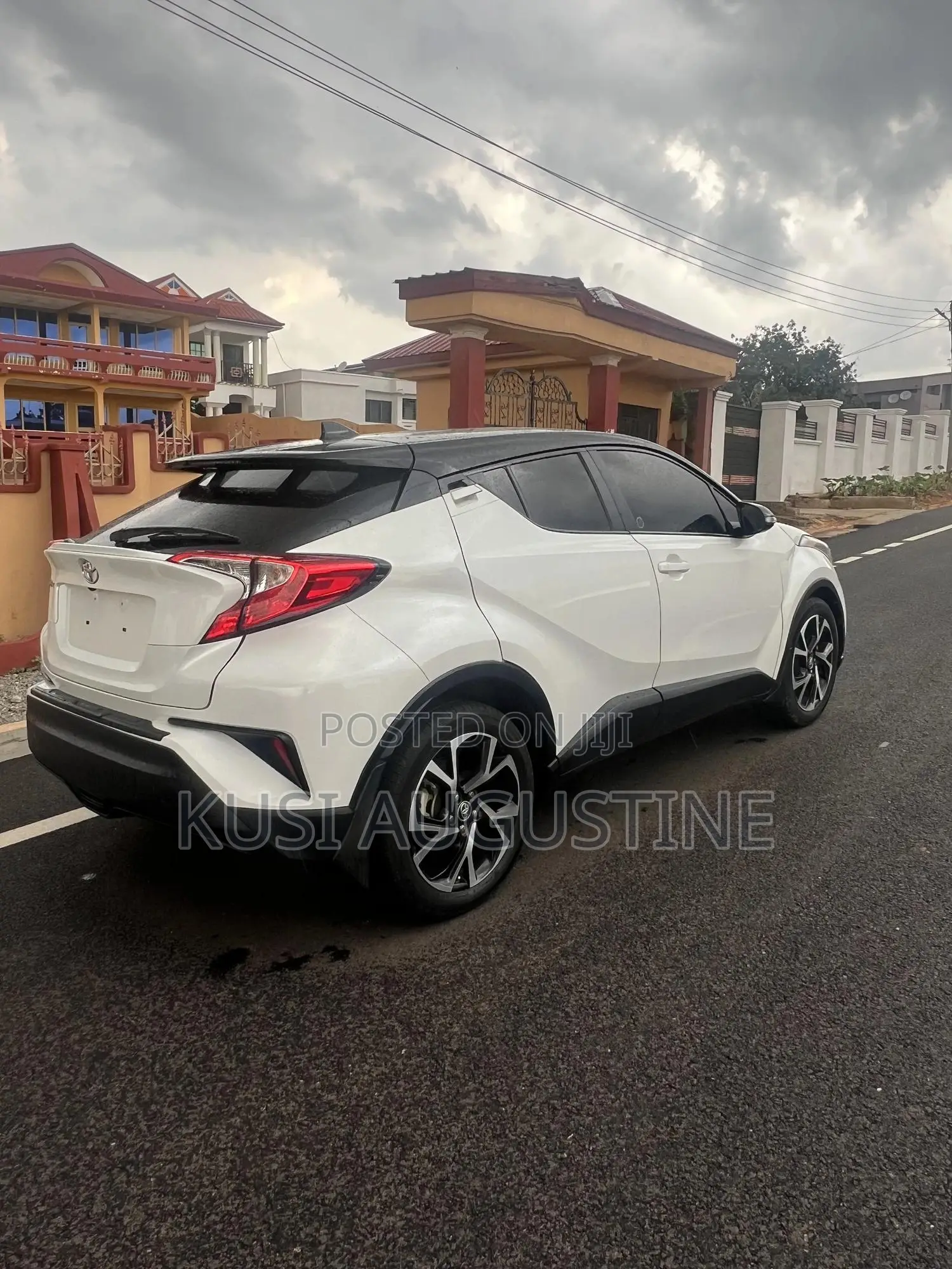 Toyota C-HR XLE 2022 White