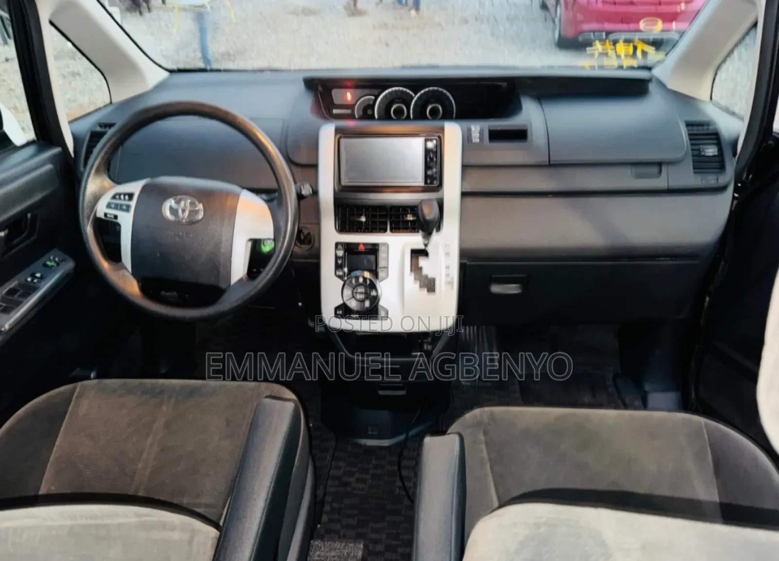 Toyota Voxy 2013 Black