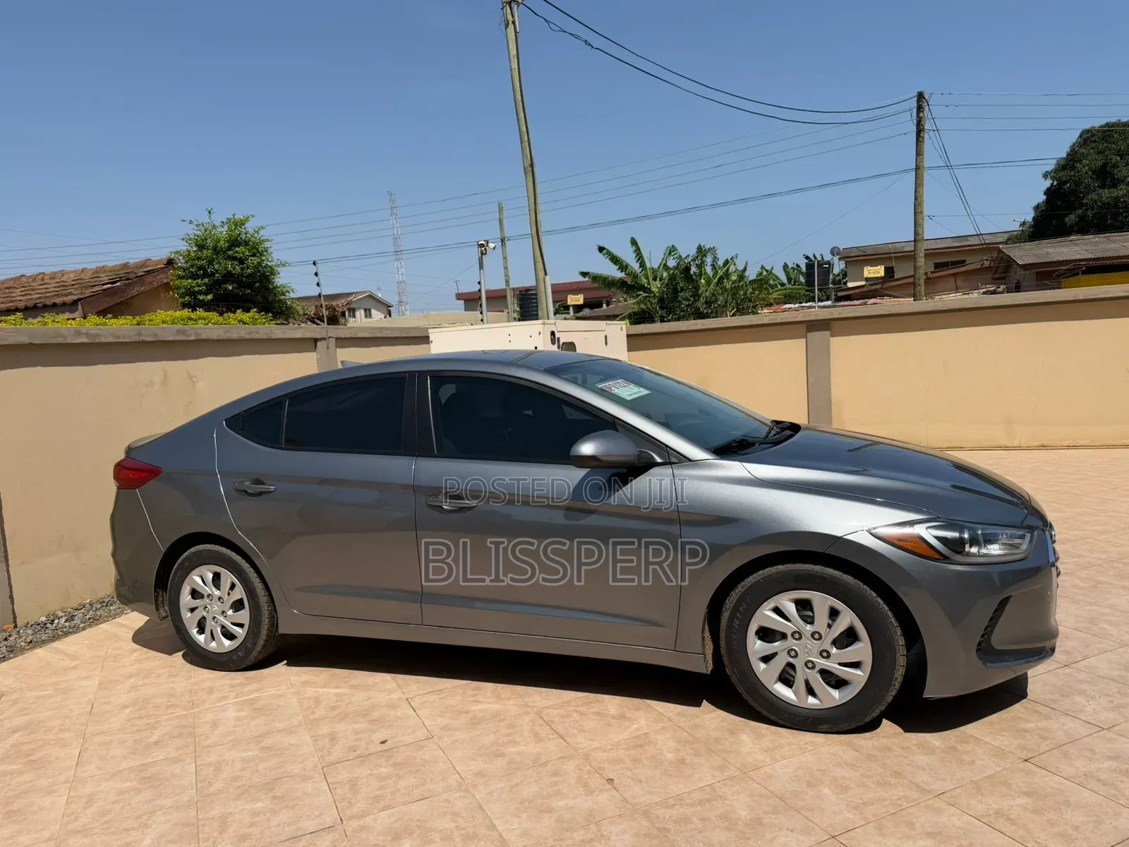 Hyundai Elantra SE Sedan FWD (2.0L 4cyl 6M) 2017