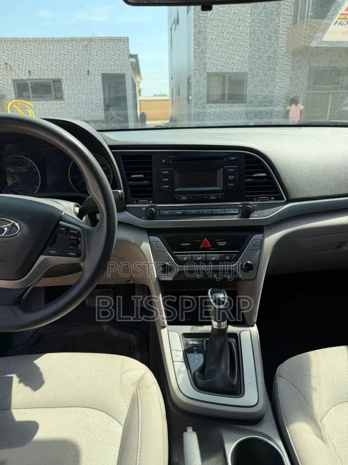 Hyundai Elantra SE Sedan FWD (2.0L 4cyl 6M) 2017
