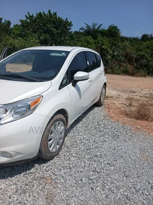 Nissan Versa 1.6 SL 2016 White