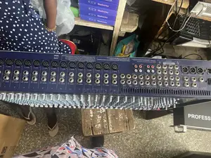 Yamaha Mixer 24 Channel Mg24 Mixer