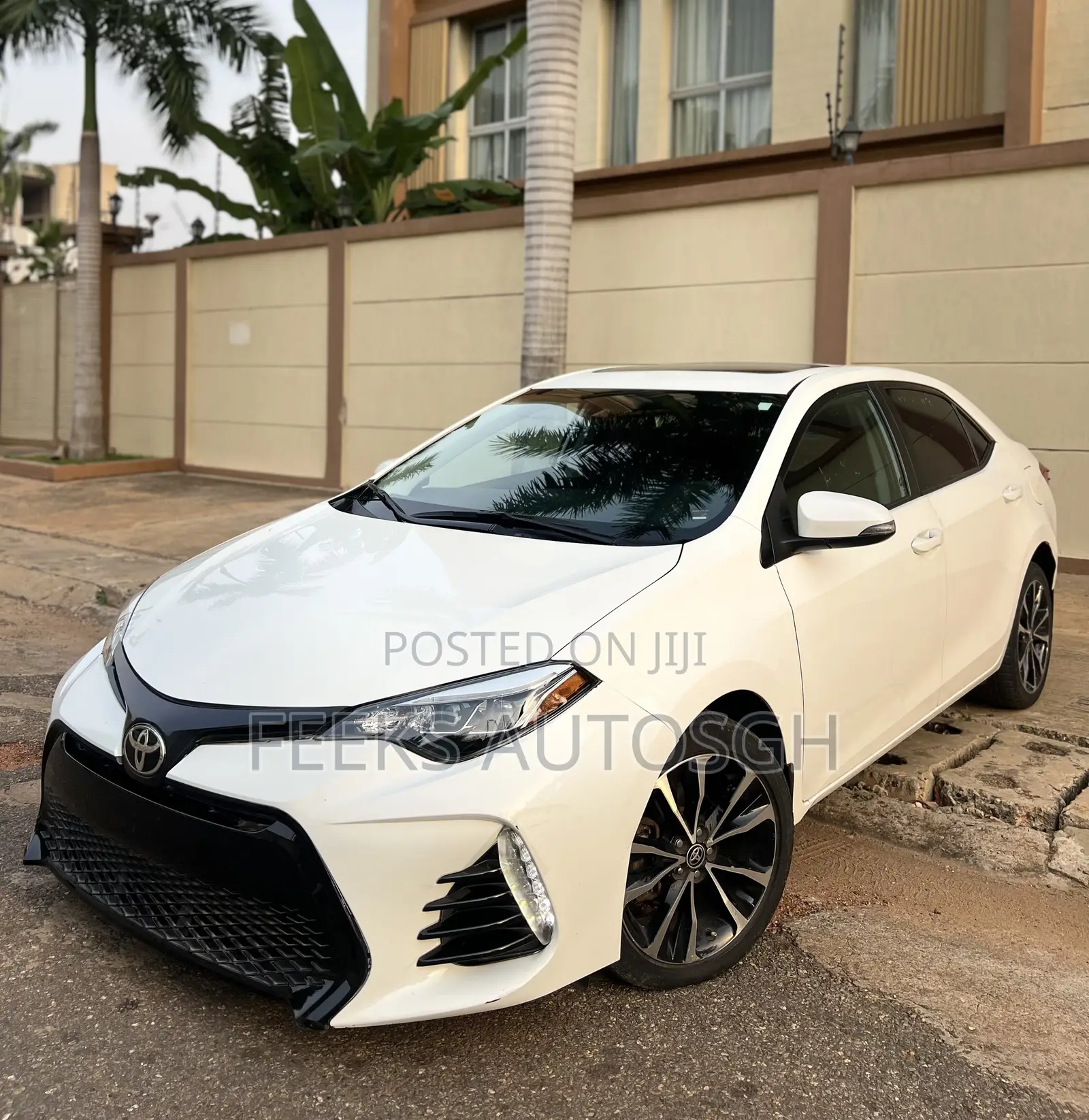 Toyota Corolla XSE 4dr Sedan (1.8L 4cyl CVT) 2017 White