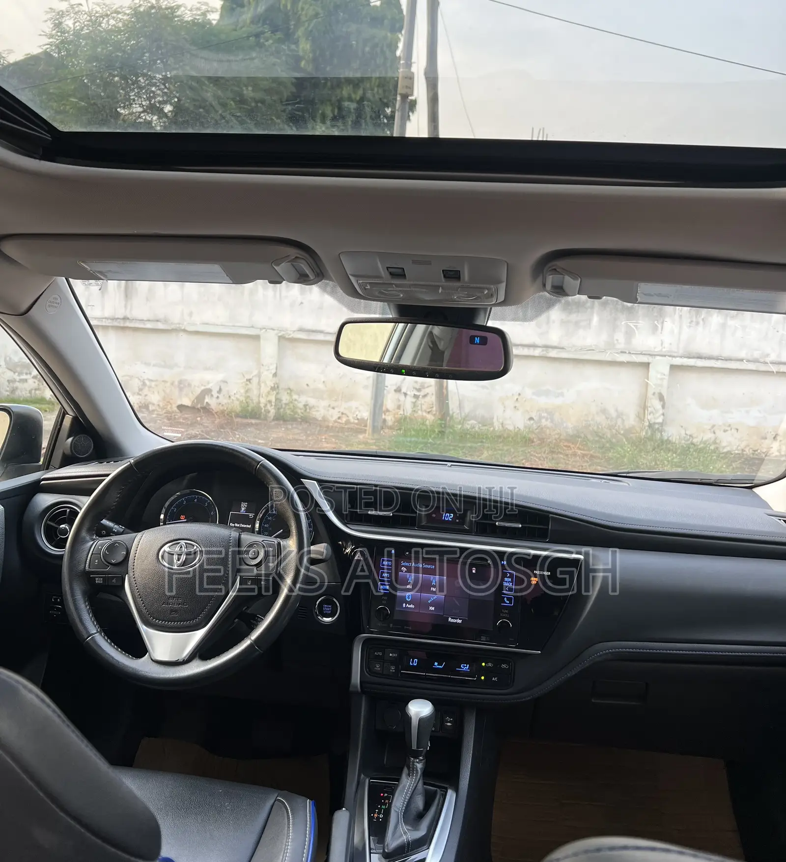 Toyota Corolla XSE 4dr Sedan (1.8L 4cyl CVT) 2017 White
