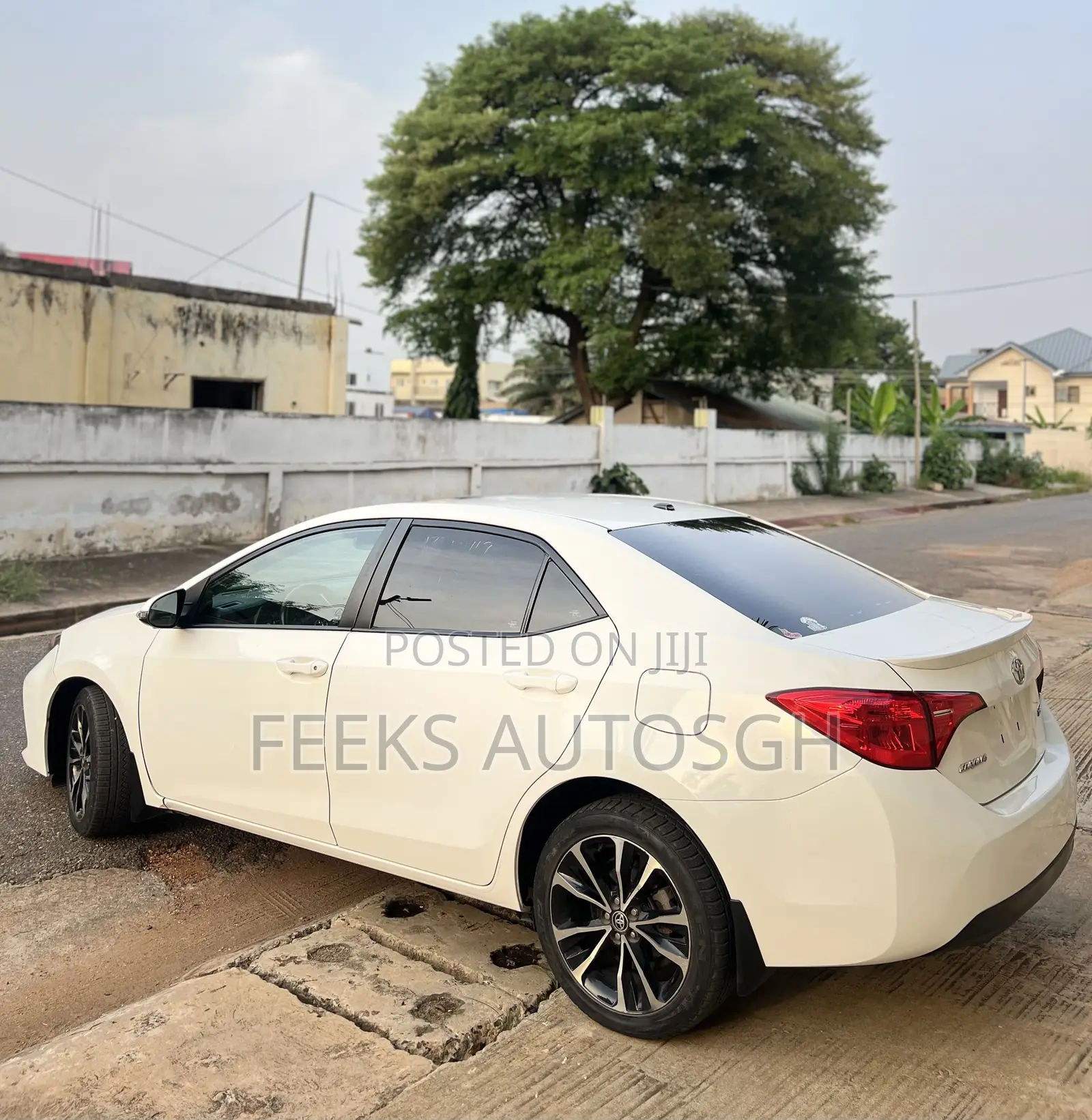 Toyota Corolla XSE 4dr Sedan (1.8L 4cyl CVT) 2017 White