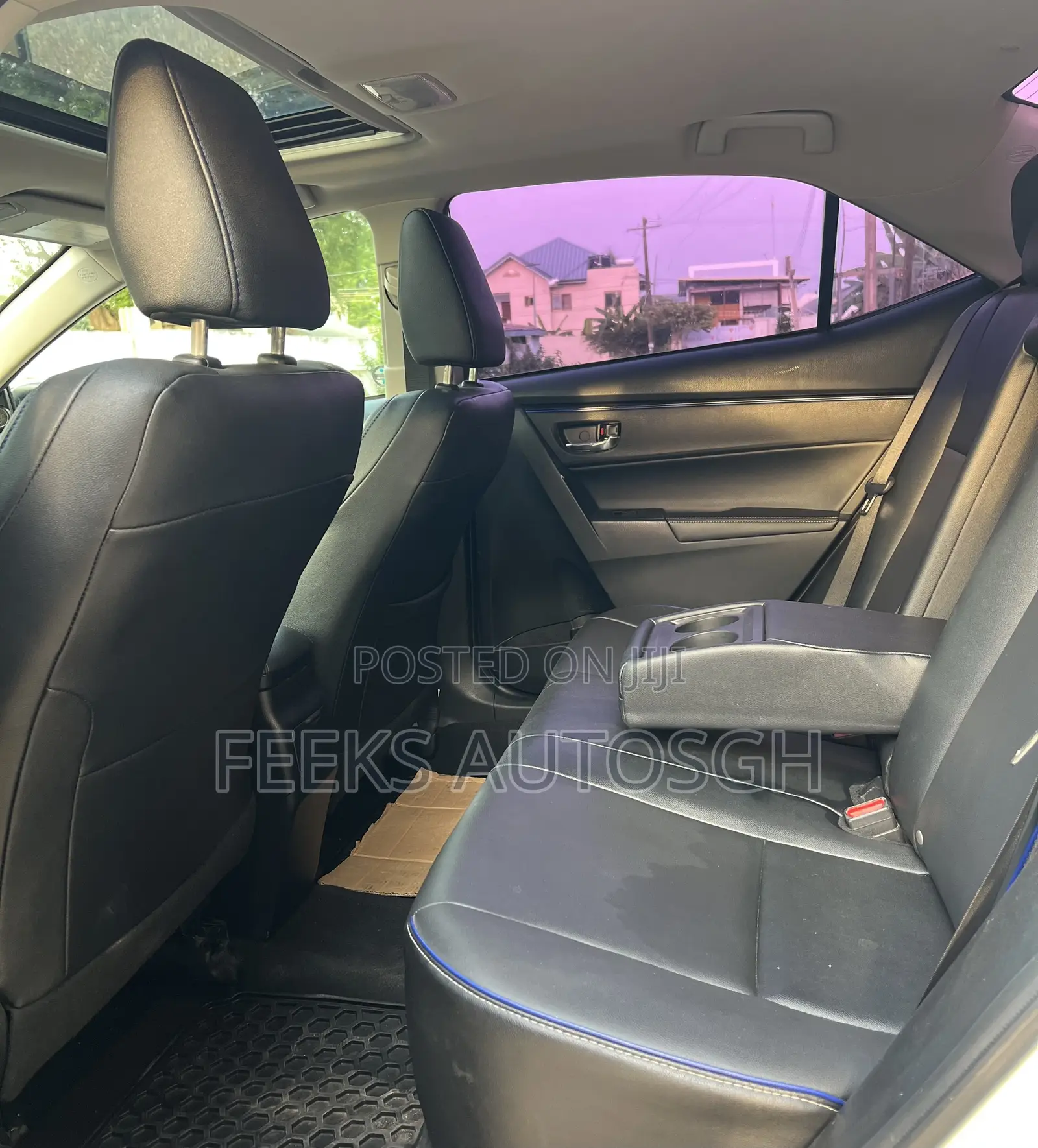 Toyota Corolla XSE 4dr Sedan (1.8L 4cyl CVT) 2017 White