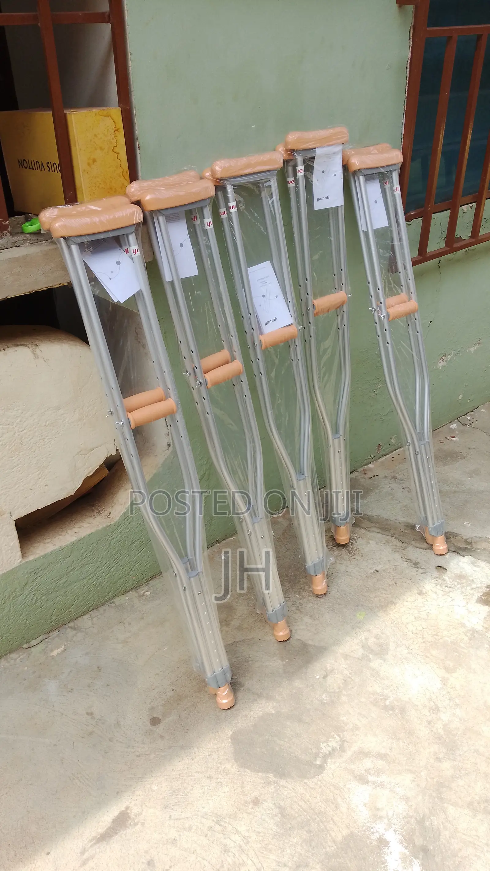 Aluminum Crutches