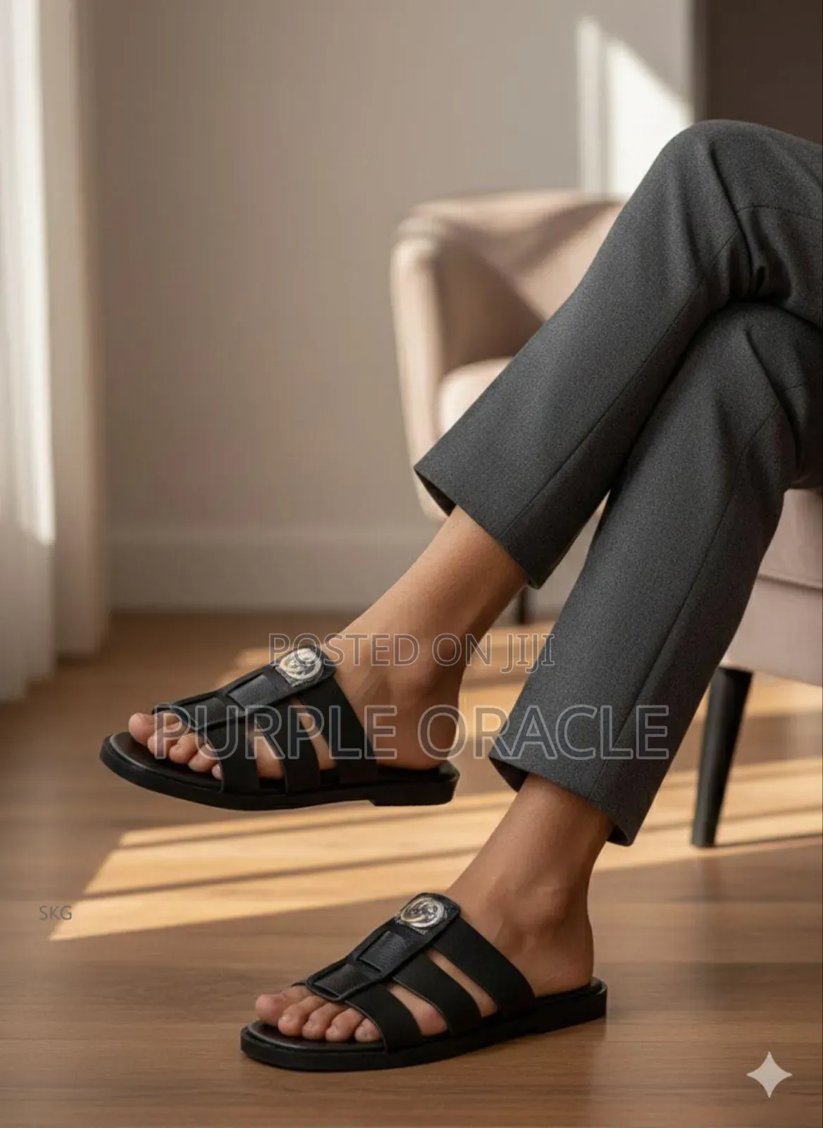 Valentino Garavani Logo Slides