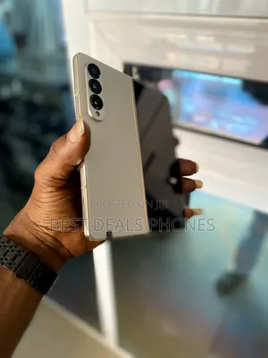 New Samsung Galaxy Z Fold4 256 GB White