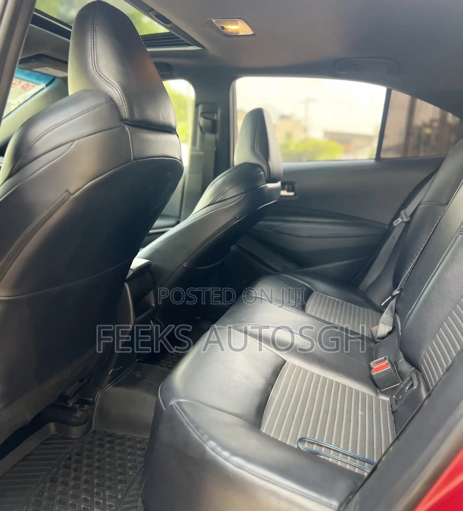 Toyota Corolla XSE 2022 Red