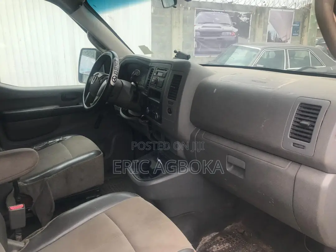 Nissan Caravan (Urvan) 2014 White
