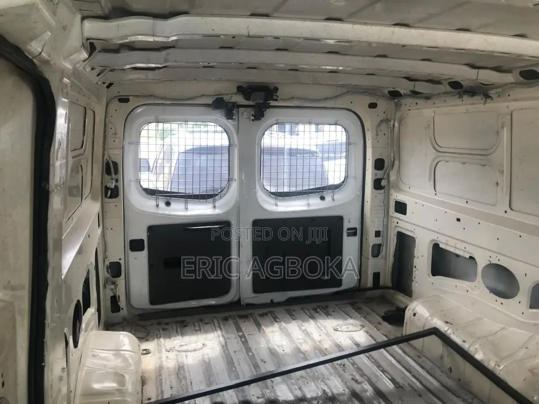 Nissan Caravan (Urvan) 2014 White