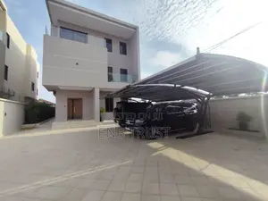 6bdrm Duplex in East Legon, American House for rent