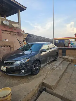 Toyota Camry L 4dr Sedan (2.5L 4cyl 6A) 2014 Gray