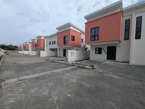3bdrm Townhouse/Terrace in Legacy Solid Real, The Mall for sale