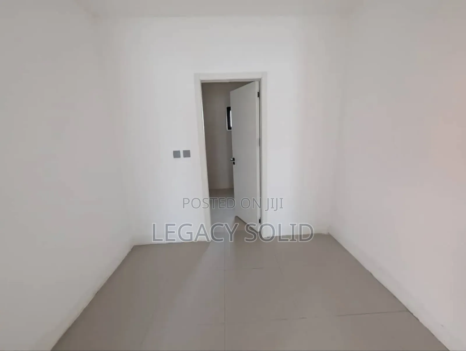 3bdrm Townhouse/Terrace in Legacy Solid Real, The Mall for sale